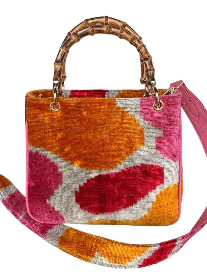 Bolso Kuti Pequeño de Ikat de Terciopelo de Seda con Asa de Bambú para venta al por mayor de AYCA DESIGN
