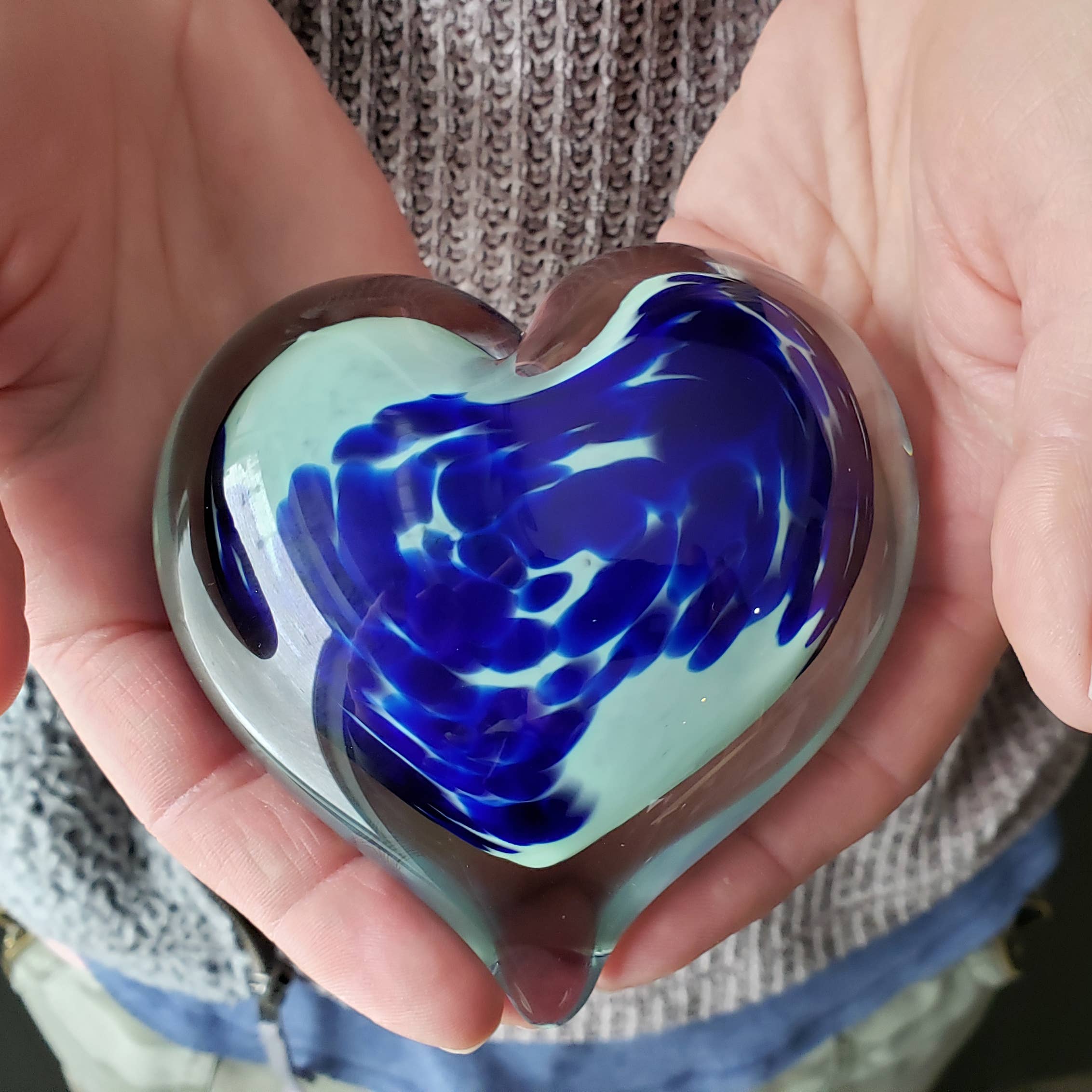 epiphany studios – wholesale Paper weight – Heart Paperweight - Pixie Stardust3