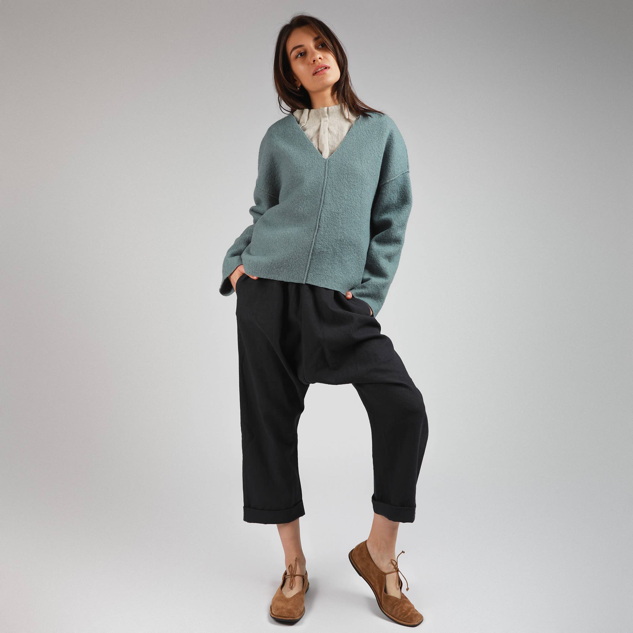 Knotium - Wholesale Tunic Sweater - Women's - LINA Oversized V-Neck Boiled Wool Jumper 2