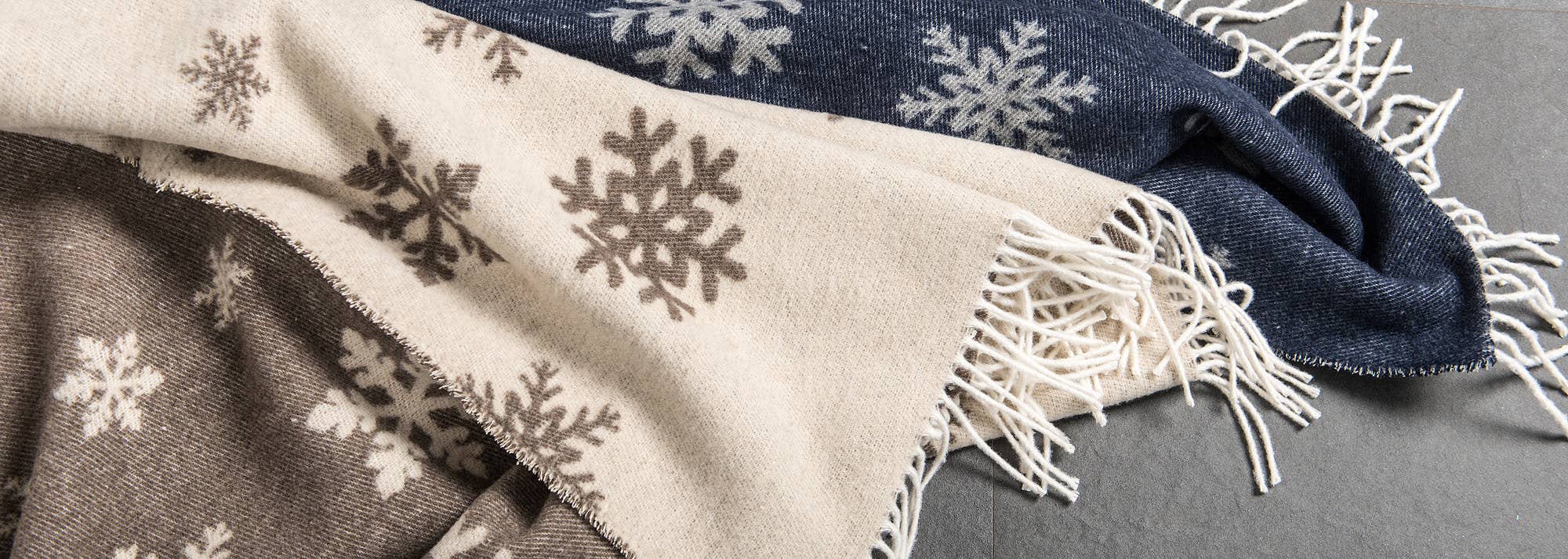 Beat Collection by Lanificio Idealtex Srl - Wholesale Throw Blanket - Snowing6