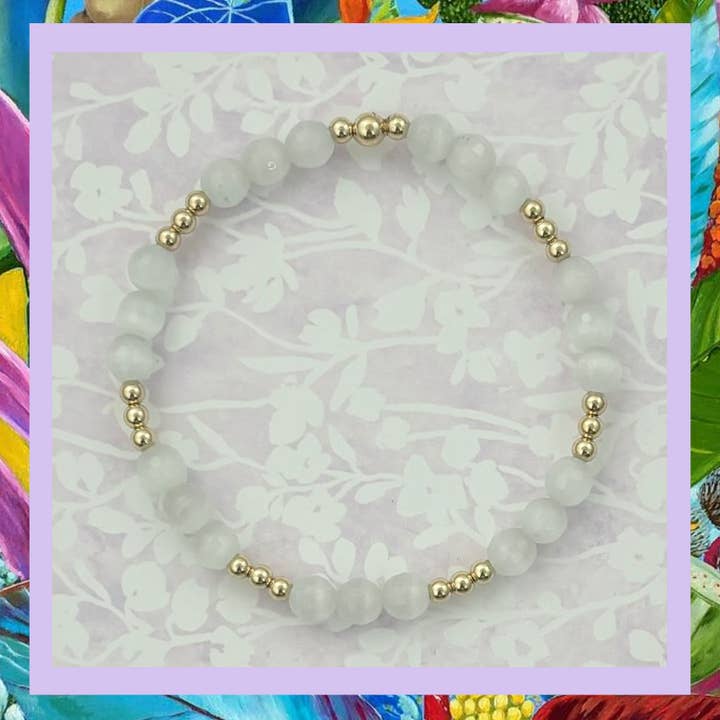 Bracelet Perlé Marguerite Blanc Glacé - GFCE134 pour la vente par Locked by Lula 'n' Lee