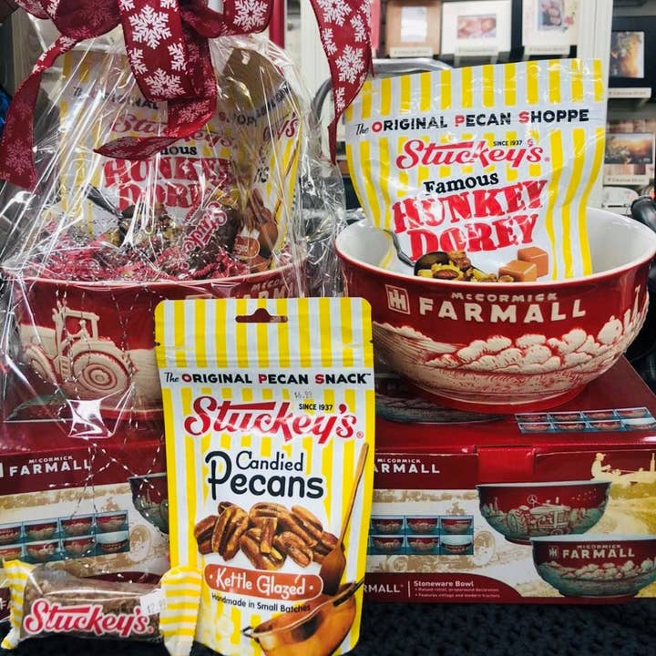 Stuckey's - Wholesale Popcorn - Hunkey Dorey Popcorn with Pecans & Almonds