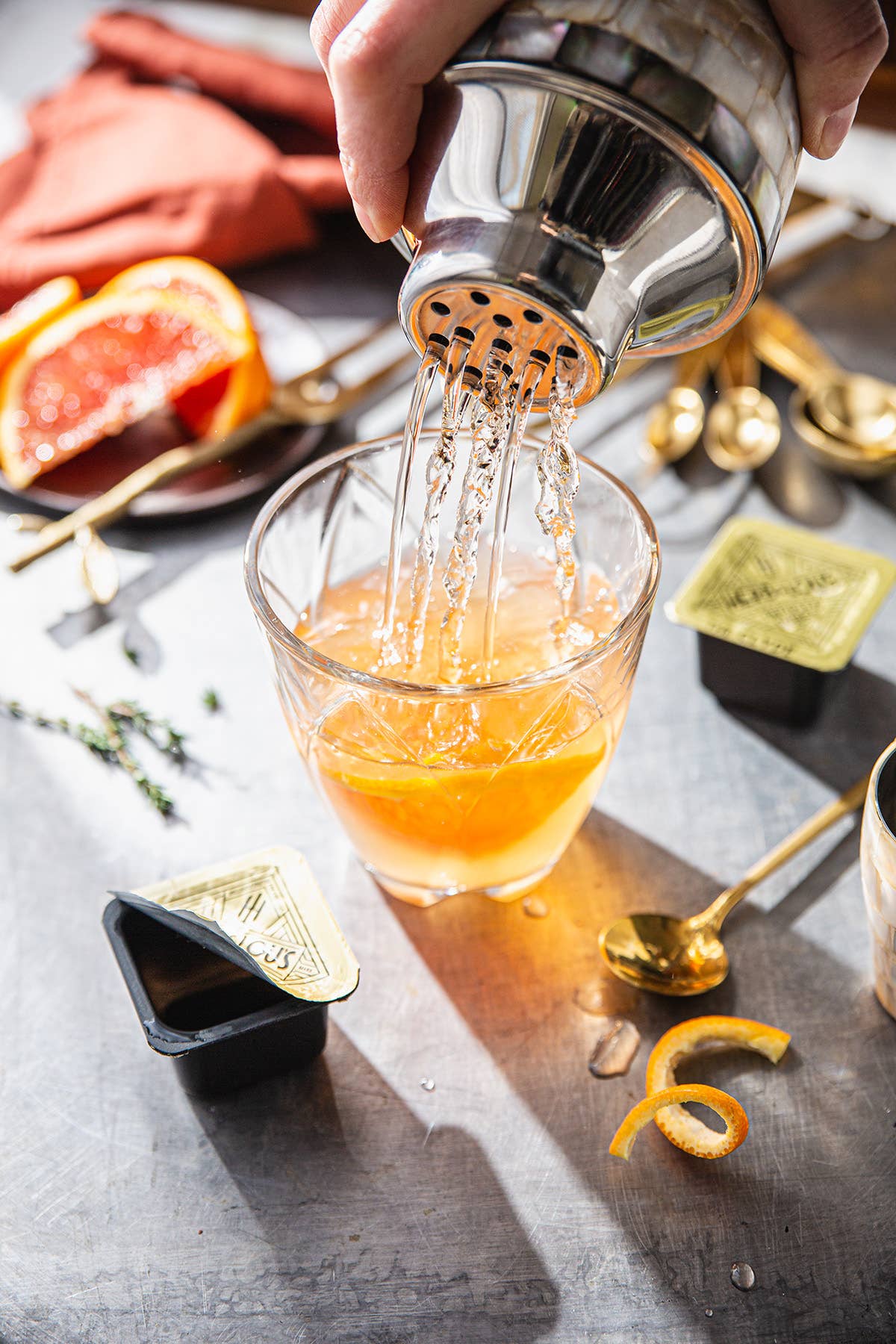 Herb & Lou's - Venta al por mayor Preparado/sirope para cóctel - Mezcladora de cócteles Old Fashioned de color naranja sangre, paquete de 6 cubos3