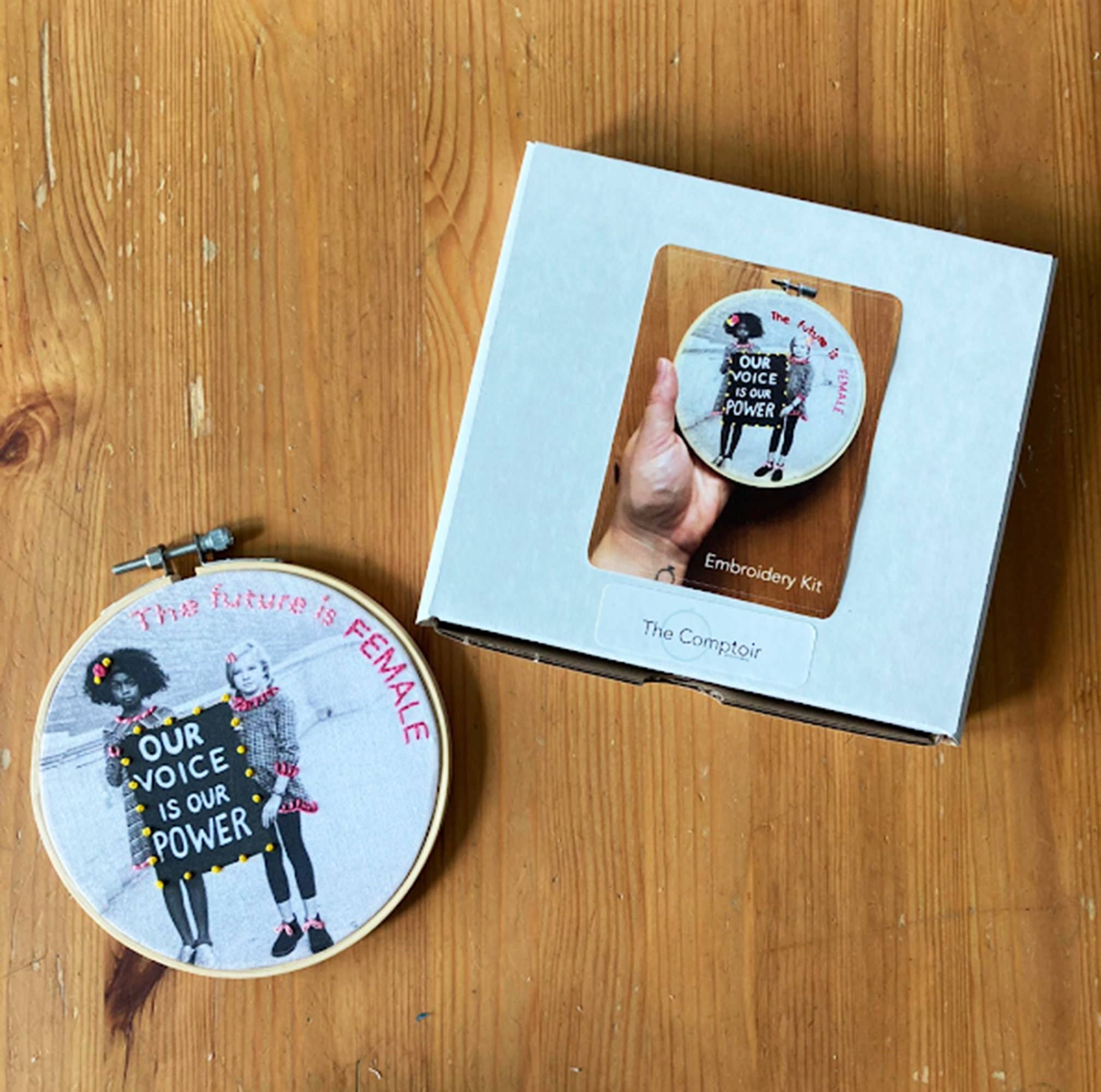 TheComptoir - Vendita all'ingrosso Attrezzatura per ricamo/punto croce - La voix des femmes - kit di ricamo5