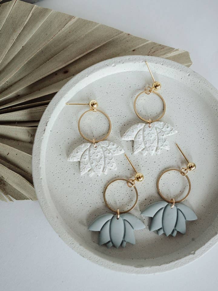 Lotus Dingla för wholesale av Bead Mindful Gems