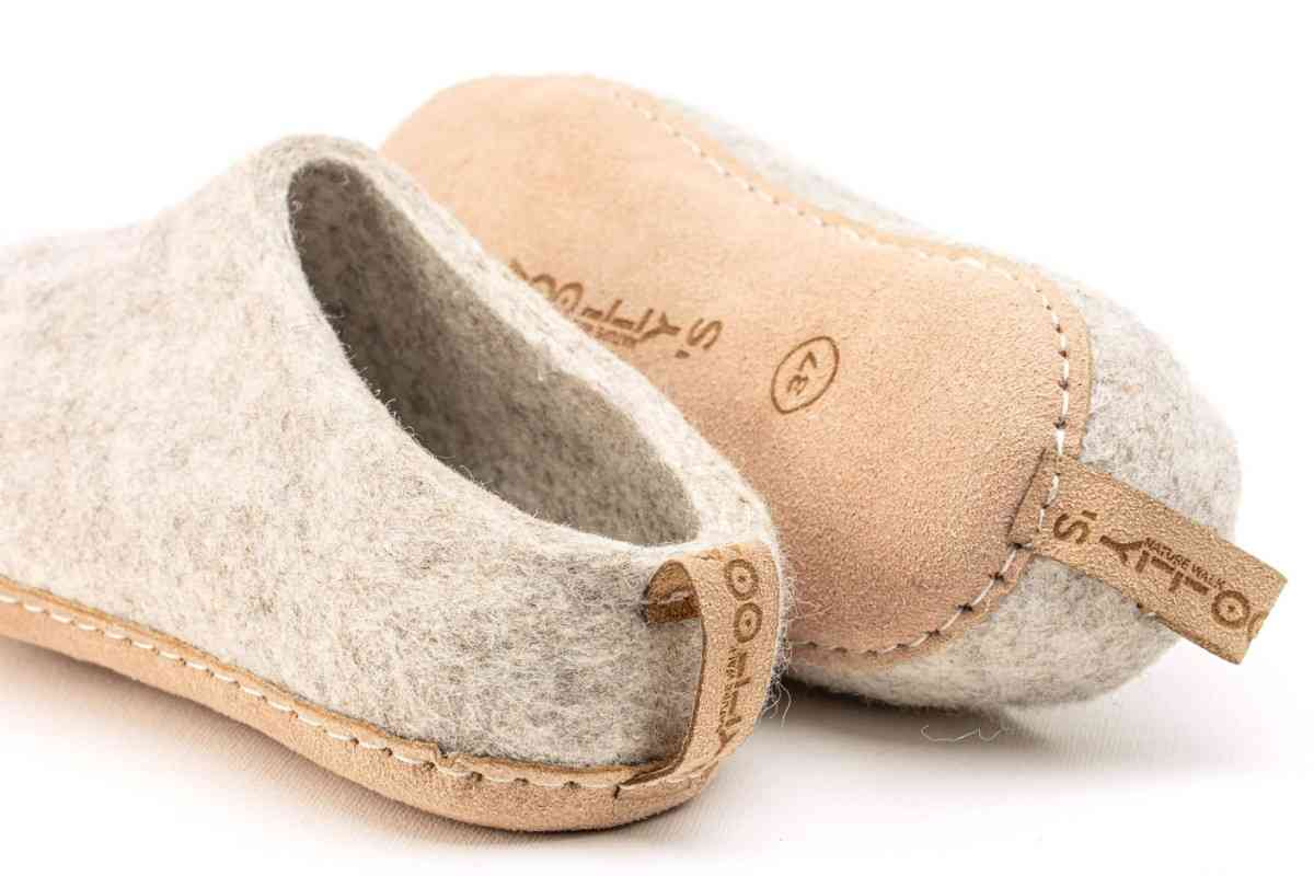 Woollyes Inc - Wholesale Slippers - Unisex - Indoor Open Heel Slippers With Leather Sole - Light Brown5