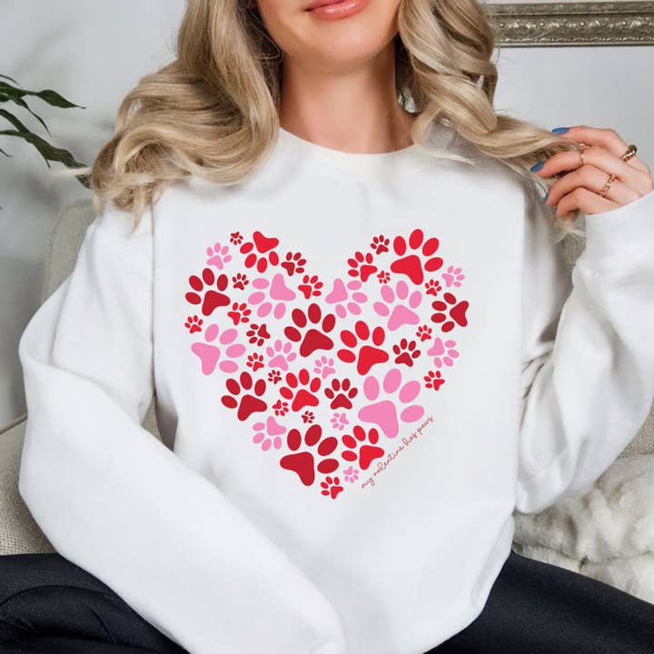 Min Valentine har tassar Alla hjärtans dag-tröja för wholesale av Simply Spoken Apparel
