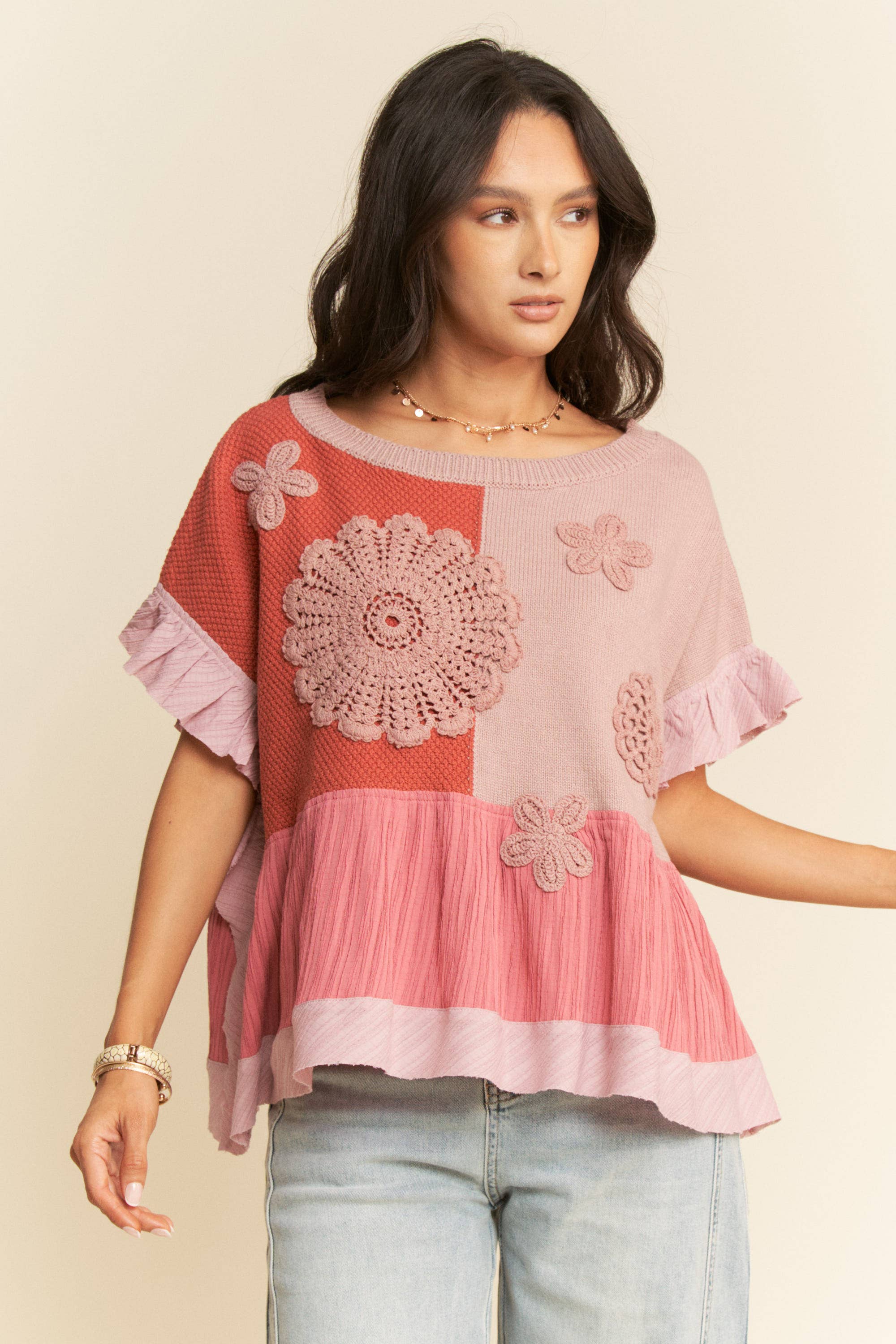 Davi & Dani – wholesale Knit top – Women's – SWEATER TEXTURED FABRIC RUFFLE DETAIL TOP1