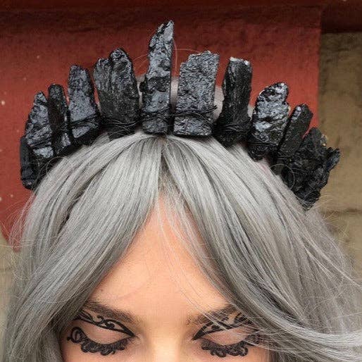 calderone nero, corona in tormalina per la vendita all'ingrosso da parte di Judy & Madeleine