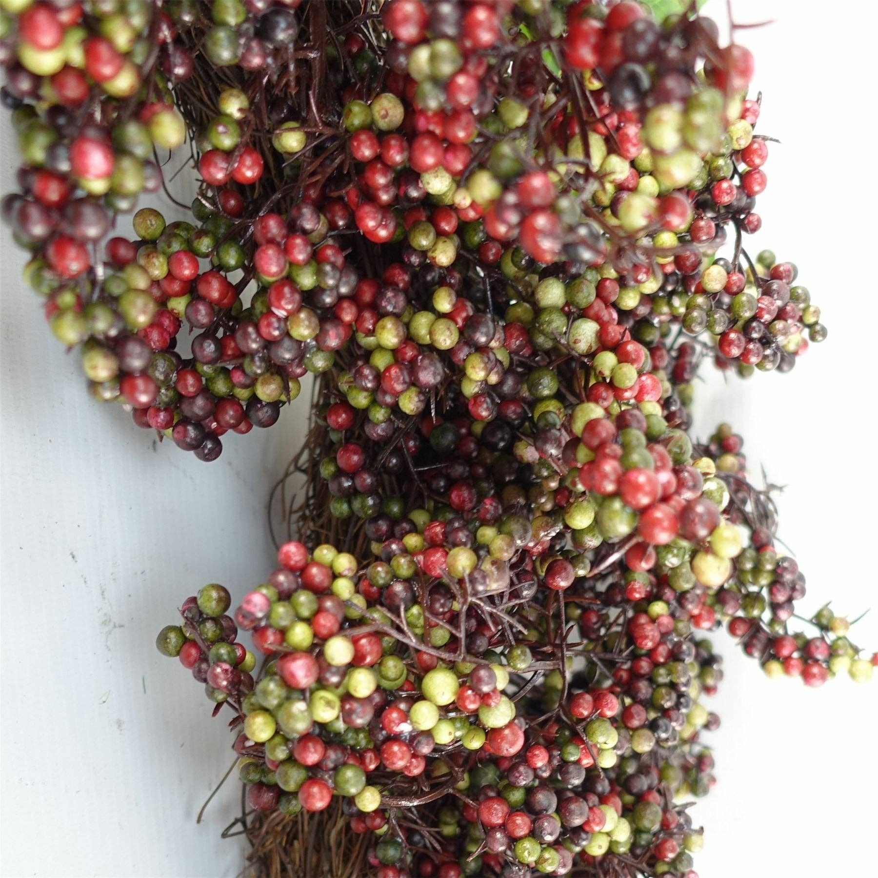 Leaf Design UK LTD – wholesale Wreath – Artificial Hanging Black Berry Wreath Botanik4