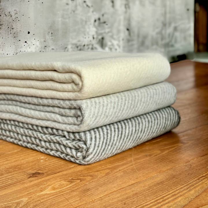 Rune-Jakobsen Design – Engroshandel Tæppe – Laesoe 100% Wool Plaid® - Hvidt tæppe