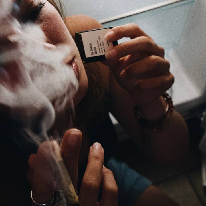 LA FONCEDALLE - EXTRAIT DE PARFUM pour la vente par VERSATILE PARIS