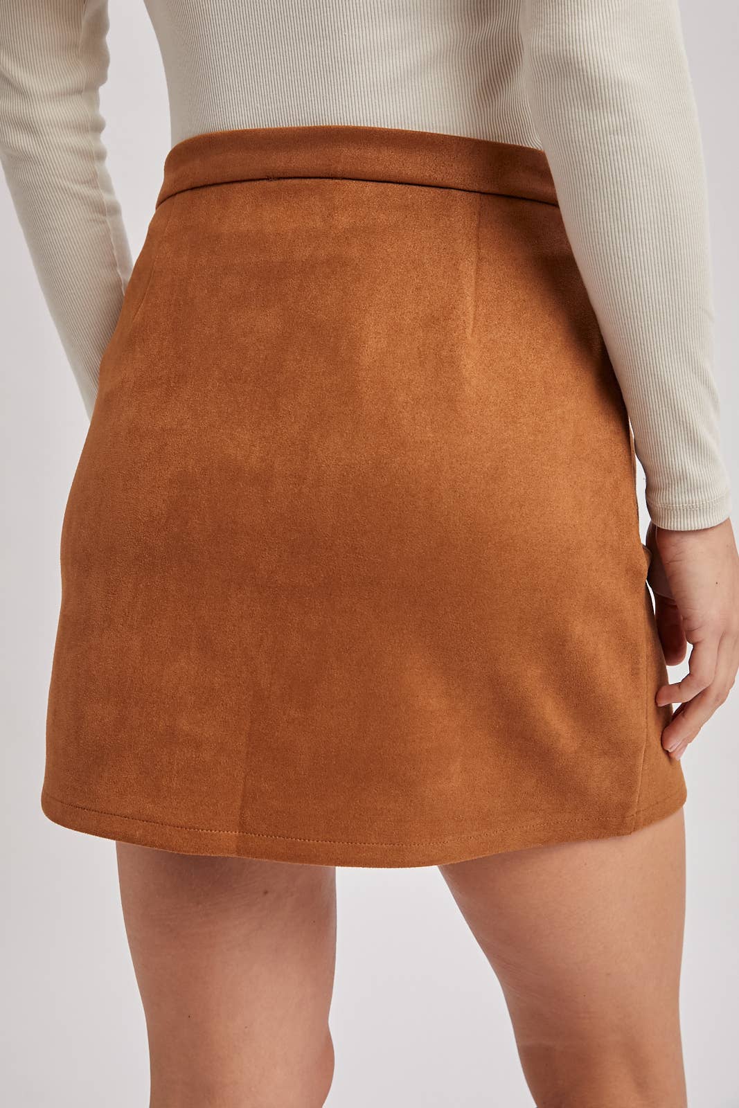 Bluivy - Vente Jupe – femme - JUPES COURTES EN FAUSSE SUÉDINE AVEC BOUTONS24