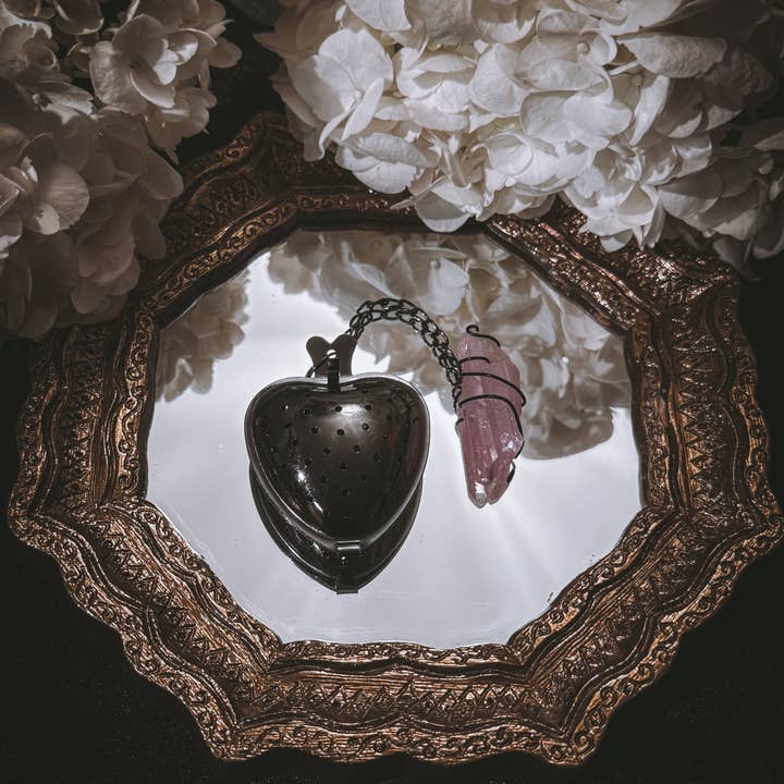 Night Rituals Occult - Vendita all'ingrosso Colini/infusori da tè - Colino da tè a forma di cuore nero