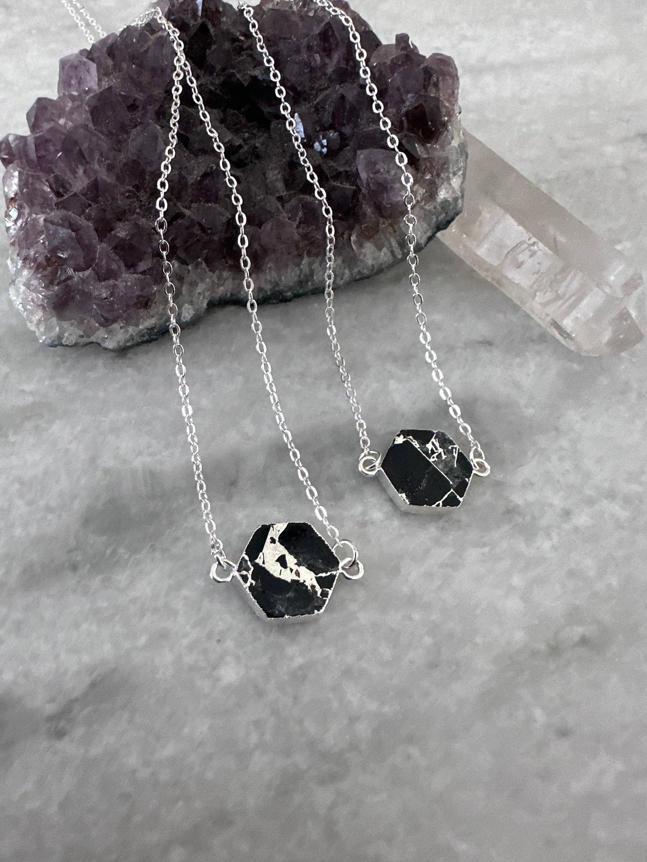 Twisted Pine Jewelry - Wholesale Pendant/Charm Necklace - Kintsugi Necklace - Onyx - Silver & Gold1