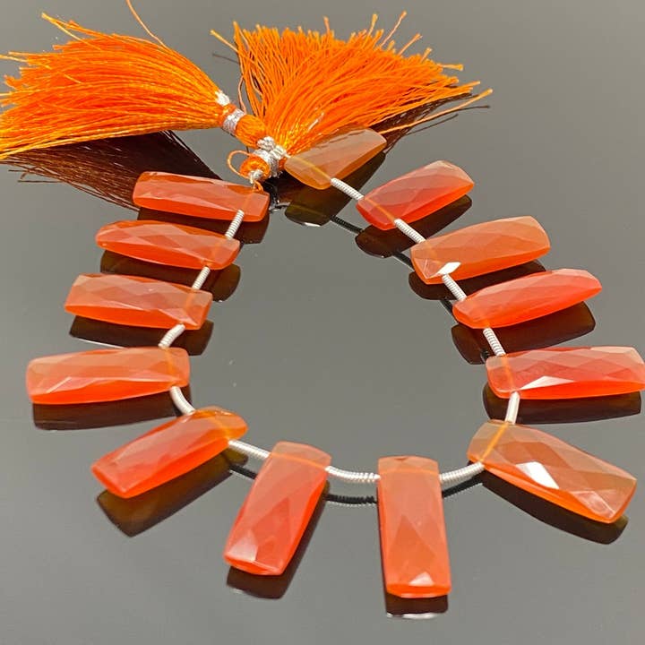 Natürliche Karneol Perlen, Edelstein-Bar-Perlen, Schmuckzubehör, Großhandelsperlen, 23 x 9 mm - 25 x 10 mm für den Großhandel von Akstar Gems