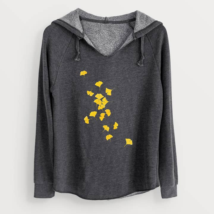 Sweat à capuche Cali Wave - Feuilles de ginkgo tombantes pour la vente par Because Tees