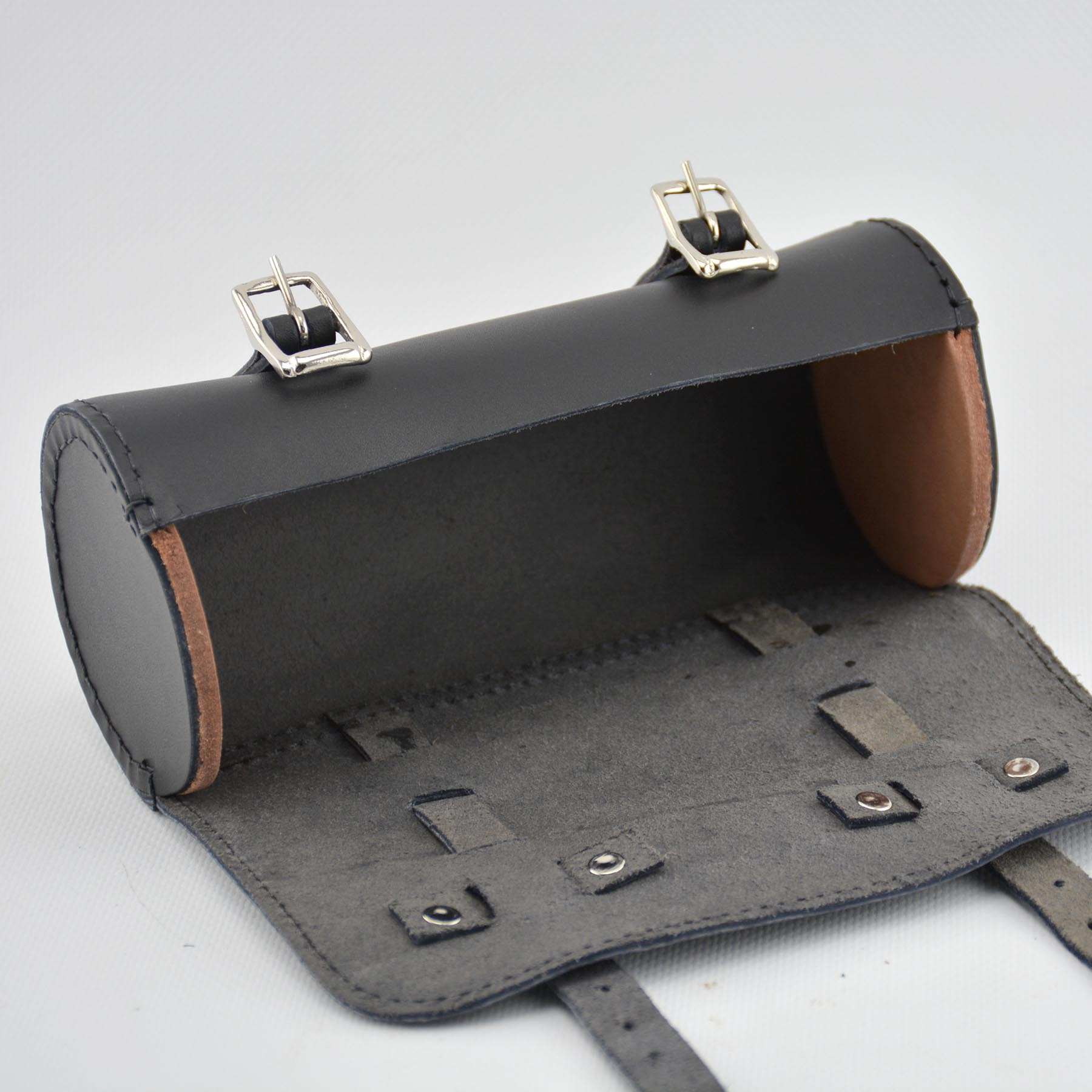 Exclusive Art Inc – Engroshandel Tilbehør til cykling – Cykelsadel Lædertaske - Utility Værktøjstaske - Rund Sort2