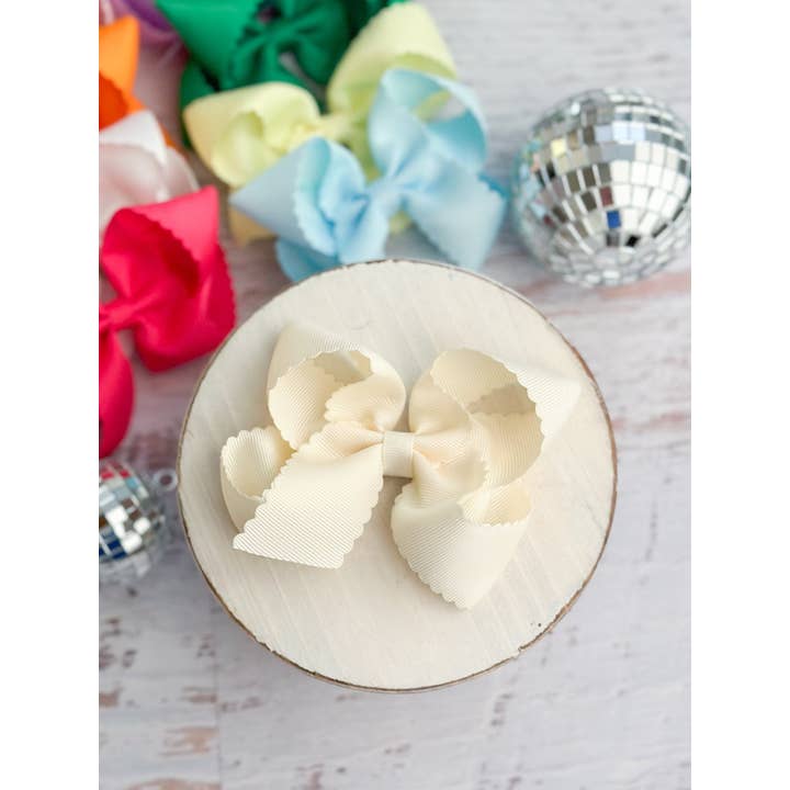 The Hair Bow Company - Vente Nœud pour cheveux – enfant - Nœuds festonnés classiques - Pince crocodile - 11,4 cm15