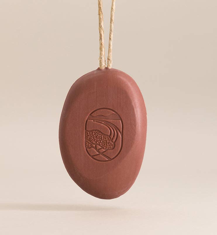 Aqui d'Aia – wholesale Bar Soap – Pebble soap on rope with Musk, Myrrh and Amber 200g0