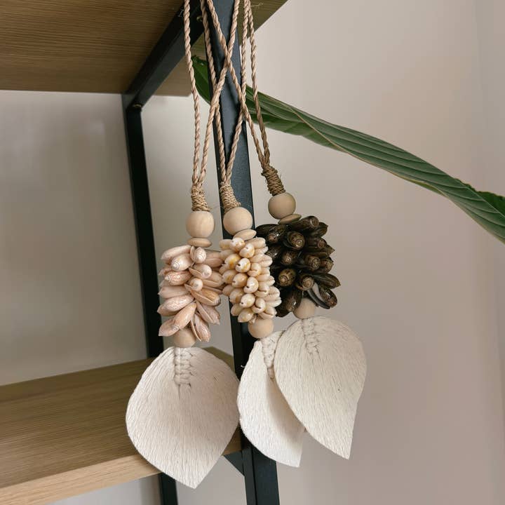 Uma Cantik - Wholesale Decorative Tassel/Wall Drop - Acessório Decorativo Alor Cowrie Leaf0