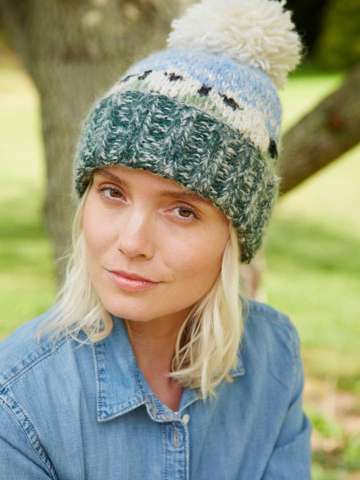 Gorro de Lã Mohair Tricotado à Mão com Forro de Sherpa e Pompom Hazy Sheep por atacado de Pachamama Ltd
