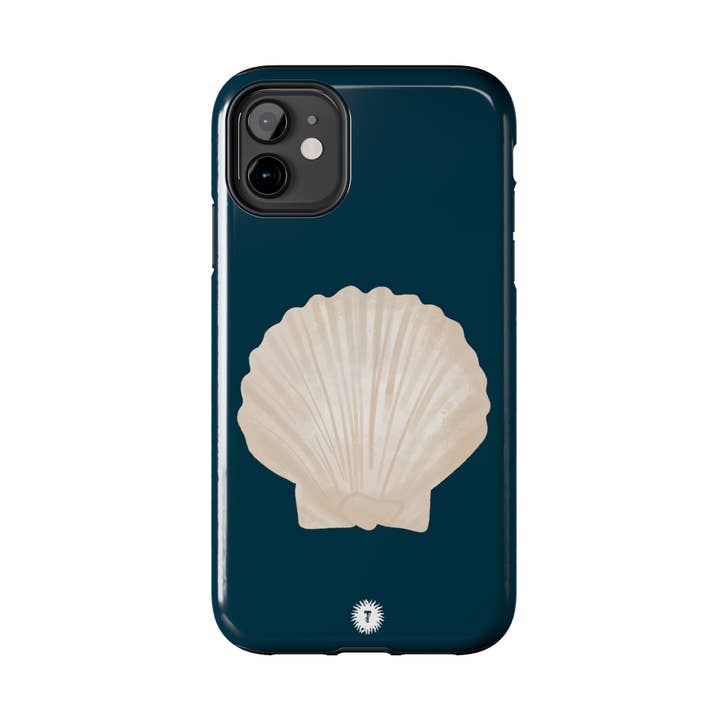 Étui de téléphone Navy Seashell Painting pour la vente par Thursday’s Child Creative Studio