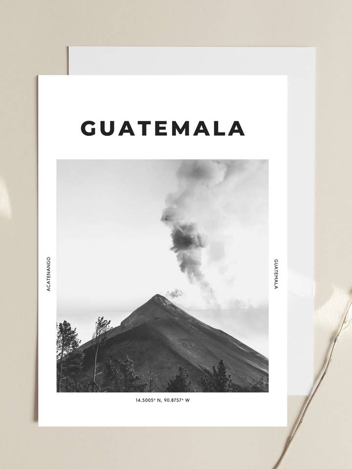 Stampa 'Orange Mist' del Guatemala 1 per la vendita all'ingrosso da parte di The Travel Edit