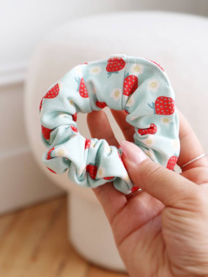 Organic Cotton Hair Scrunchie - Strawberry Daisies for wholesale by Freon Collective
