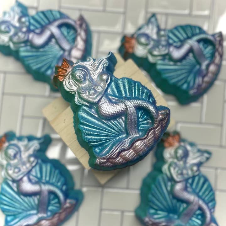 Mermaid bath bomb for wholesale by Boil & Bubble