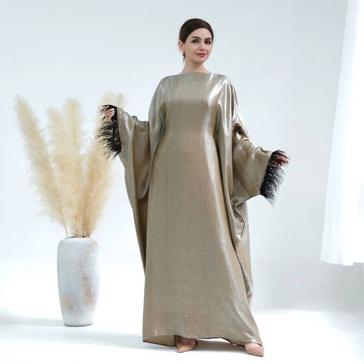 Opulent Orchid - Wholesale Jurk - Dames - NIEUW Moslimjurk met gesloten Abaya-mouwen en veren