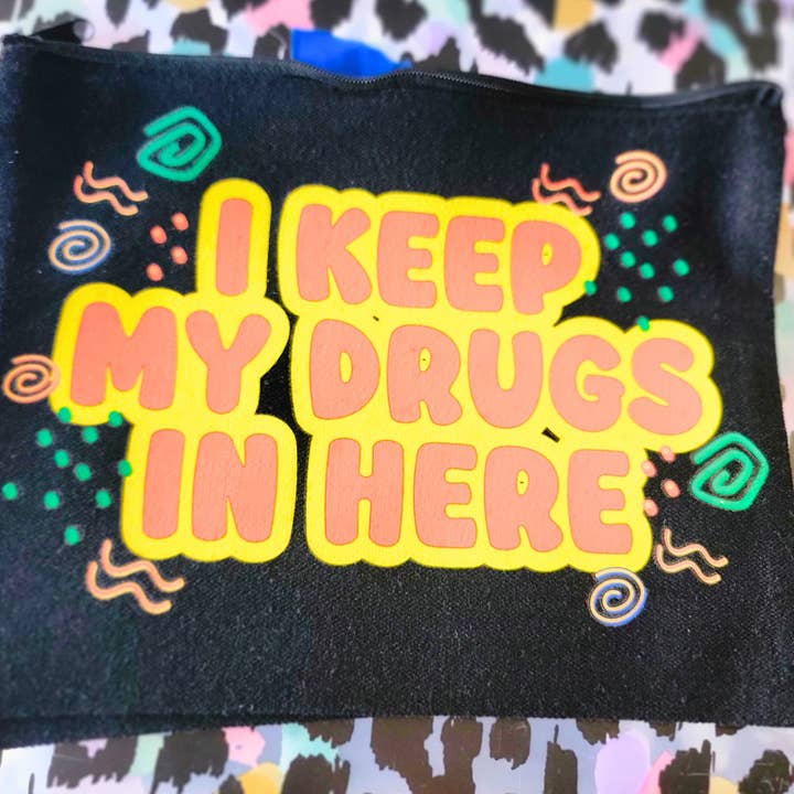 JE GARDE MES MÉDICAMENTS DANS CETTE POCHETTE pour la vente par TEAM JEMINI DESIGNS