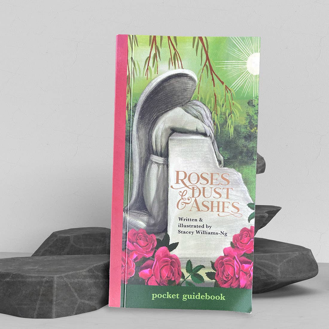 La Panthère Studio - Venta al por mayor Cartas del tarot - Roses, Dust & Ashes, ganador del premio "Mejor Baraja Indie"6