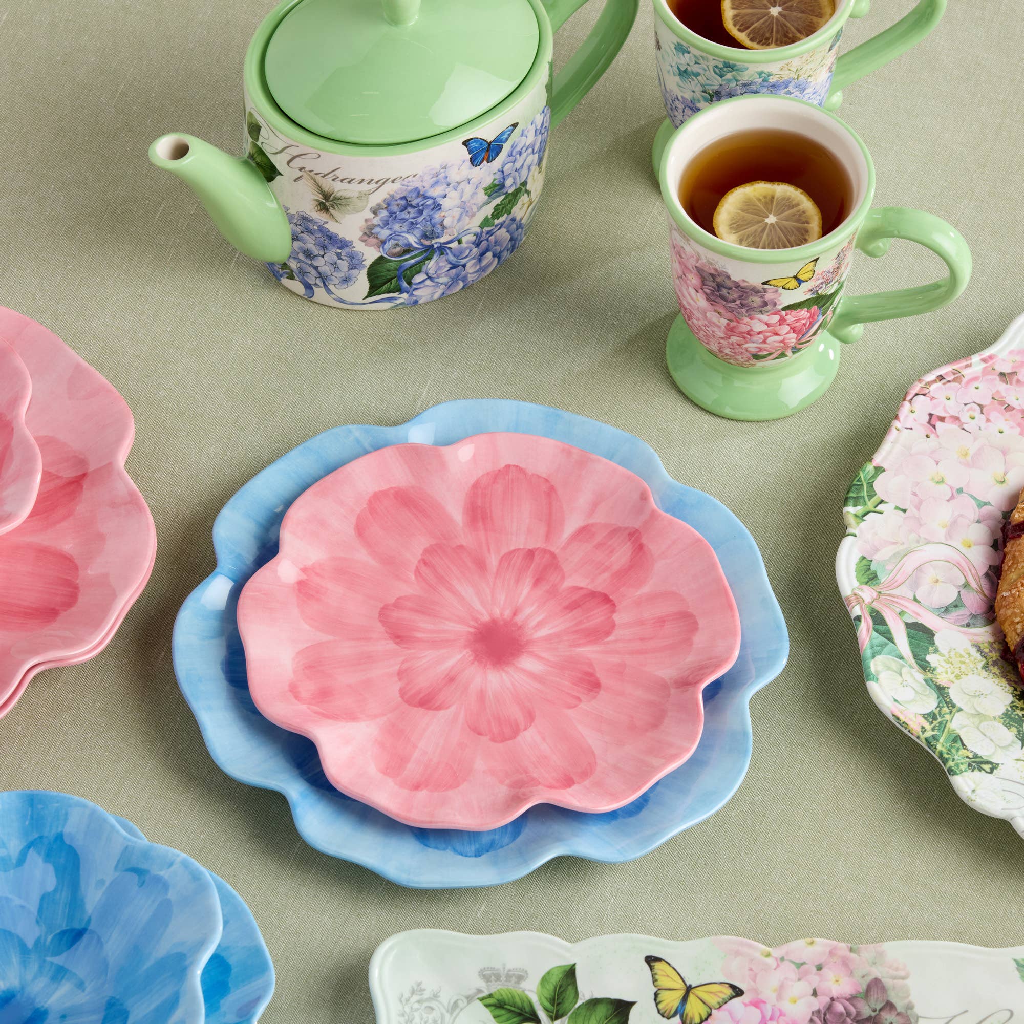 Certified International - Vendita all'ingrosso Piatti da insalata - Piatto da insalata in melamina Wildflower rosa con decorazione floreale 3D da 23 cm1