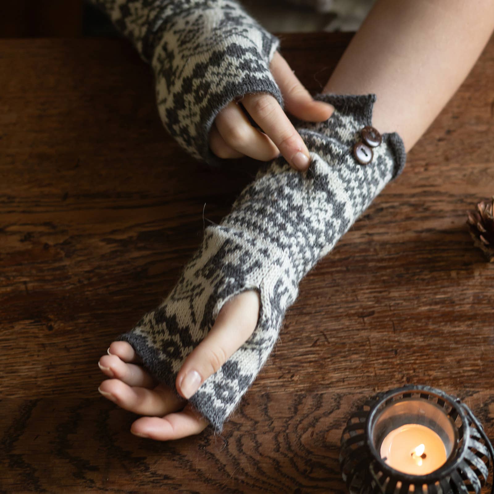 Samantha Holmes Alpaca Clothing and Gifts - Wholesale Mittens - Women's - Alpaca Fair Isle Fingerless Gloves9