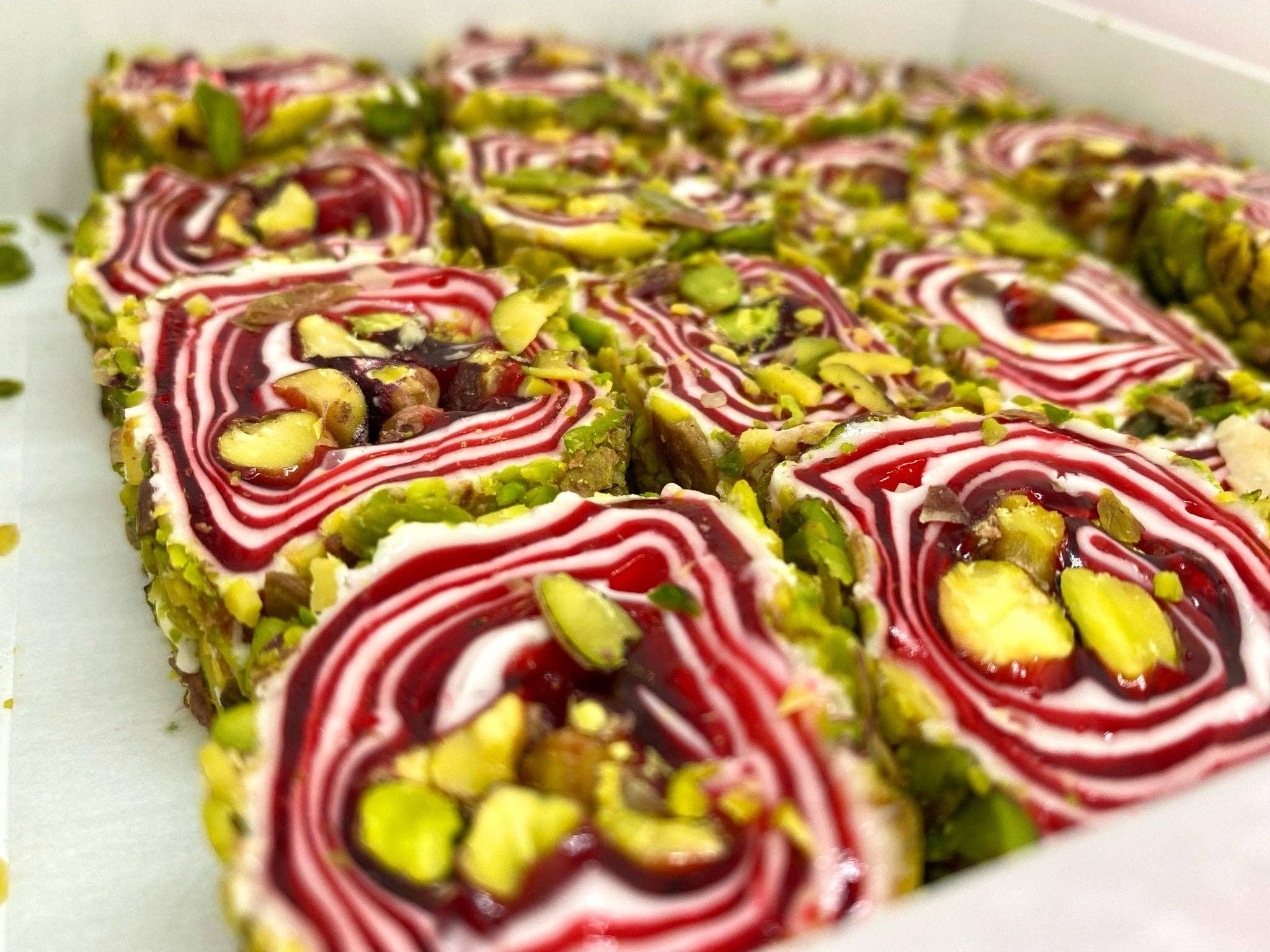 Aladdin - Wholesale Chocolate Covered Sweets - Ganik | Turkish Delight Ottoman Wrap with Pomegranate & Pistachio5