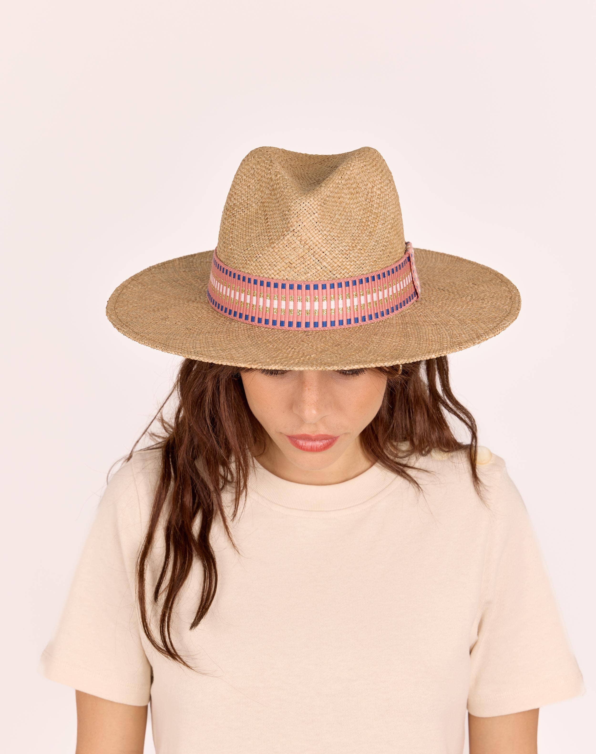 Maradji – Chapéu de palha – Mulher por atacado – Chapéu preto bordado de grama-do-mar com aba larga2