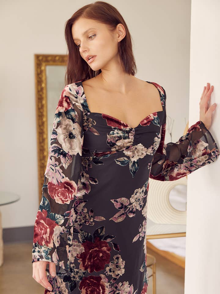 BLOMSTRET FLØJL UDBRÆNDT KLOKKEÆRMET MINIKJOLE-DI8479FO for engroshandel hos Fore Collection