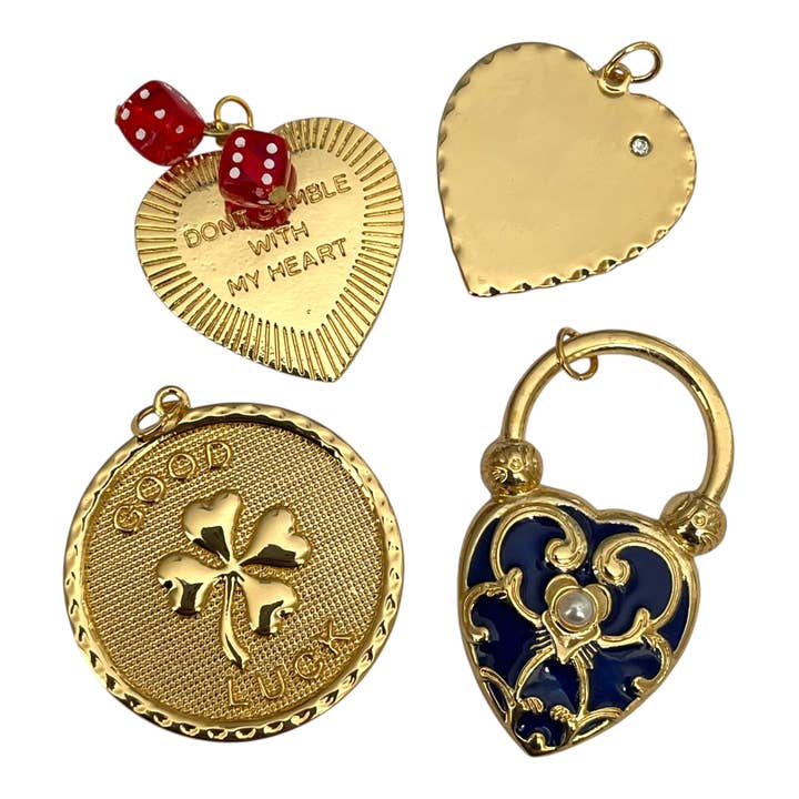 Ensemble de Charme d'Amour et de Chance pour la vente par The Sage Vintage