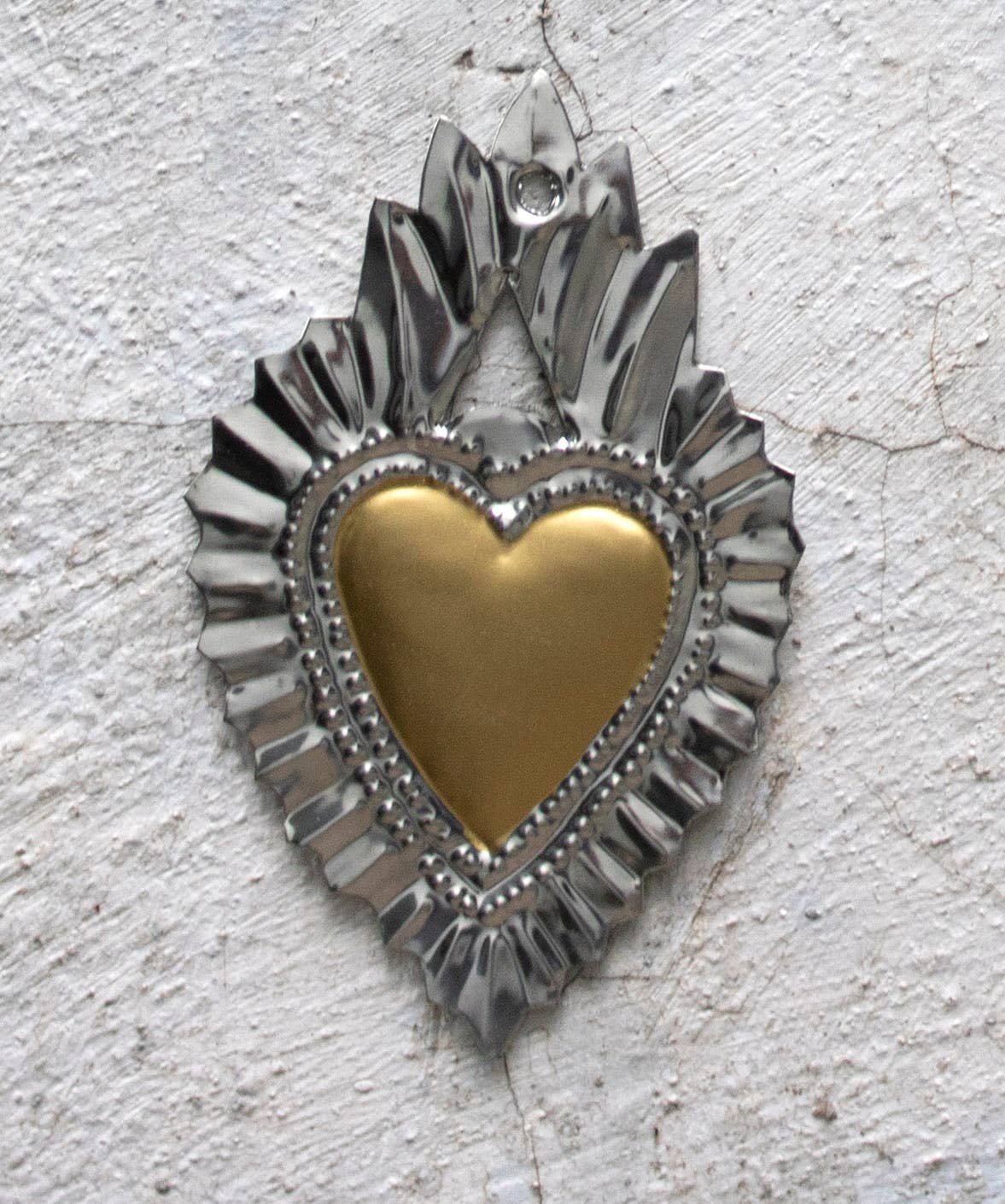 P.I.Project America - Wholesale Wall Accent - Ornements en étain mexicains du Sacré-Cœur Milagros6