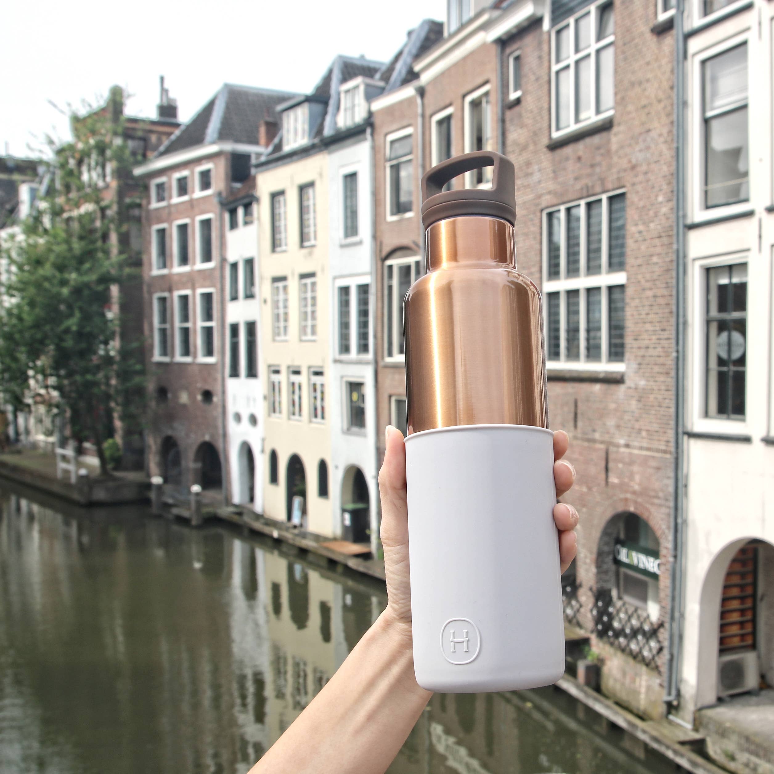 HYDY – Großhandel Trinkflaschen – HYDY 20oz (590 ml) Thermosflasche aus Bronze-Gold-Edelstahl1