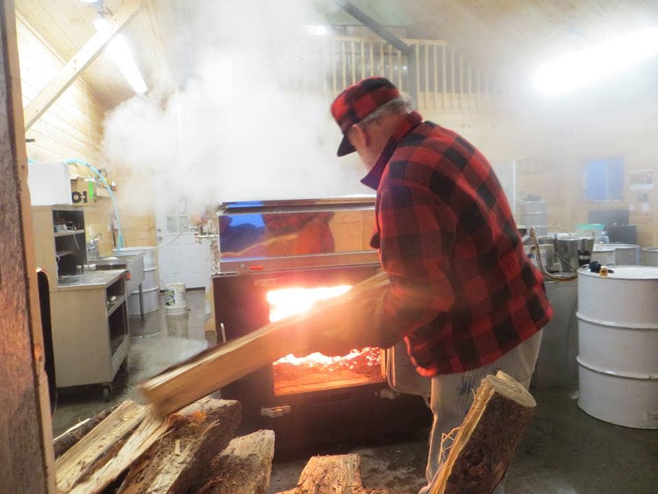 Silloway Maple - Wholesale Maple Syrup - Pure Vermont Woodffired Maple Syrup Jug - Half Pint1