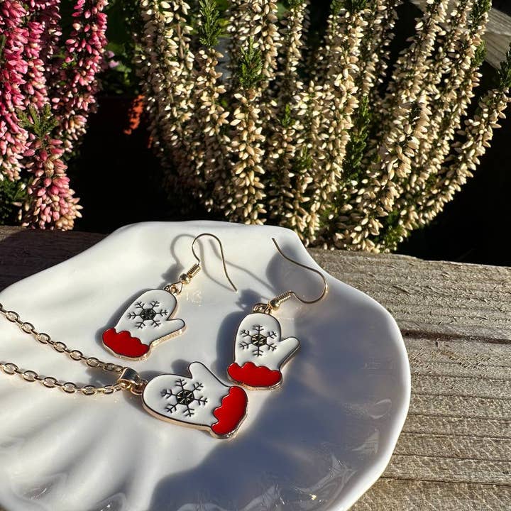 Gemscape UK - Wholesale Jewelry Set - Christmas Jewellery Set - Mittens & Wraith Necklace & Studs12