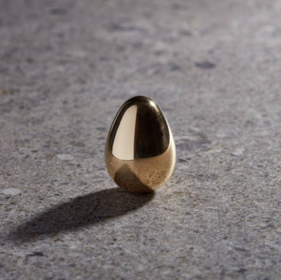Orijin Design Co. - Wholesale Decorative Tabletop Object - Natural Brass Metal Thinking Egg