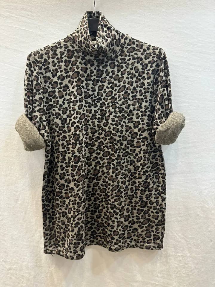 Mimi & Gogo - Wholesale T-Shirt - Women's - Leopard Turtleneck Top @5672_HLeoColChemine2