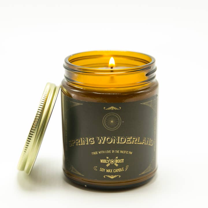 Vela de soja lila y hortensia | Spring Wonderland para venta al por mayor de Wooly Beast Naturals