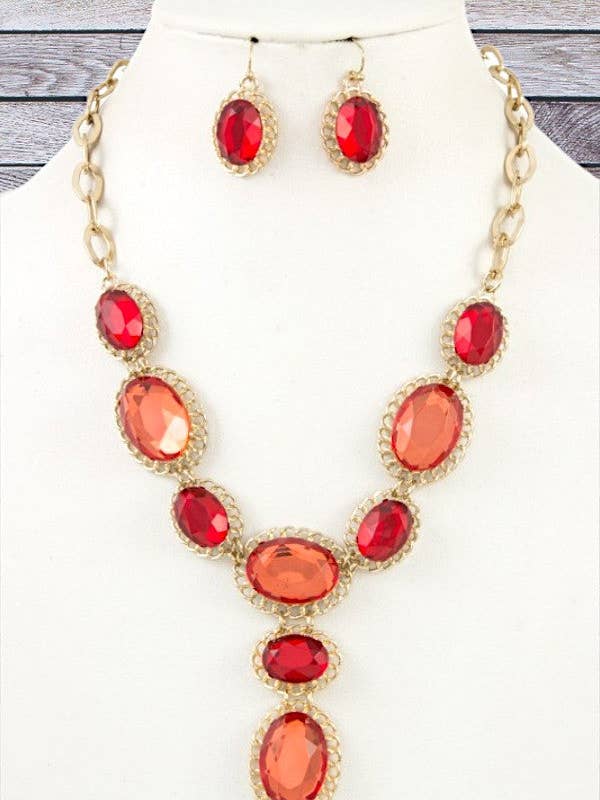 CONJUNTO DE COLLAR CON BABERO DE ESLABONES OVALADOS CON GEMAS DE CRISTAL FACETADO para venta al por mayor de Andrea Bijoux