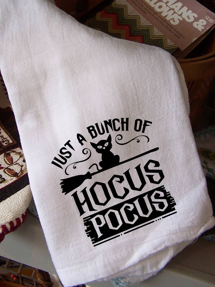 Flurhandtuch „Just A Bunch of Hocus Pocus“ für den Großhandel von Dazzling4ucreations