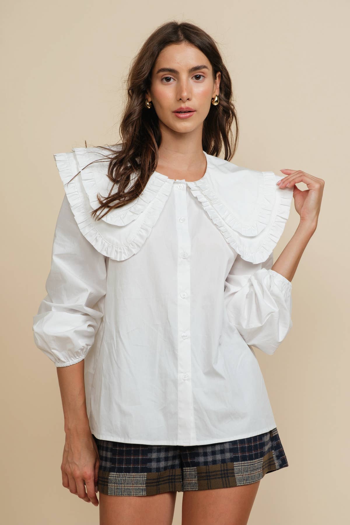 BLANC CASSÉ Blouse en coton à manches longues avec col surdimensionné à double volant en vente sur Faire0