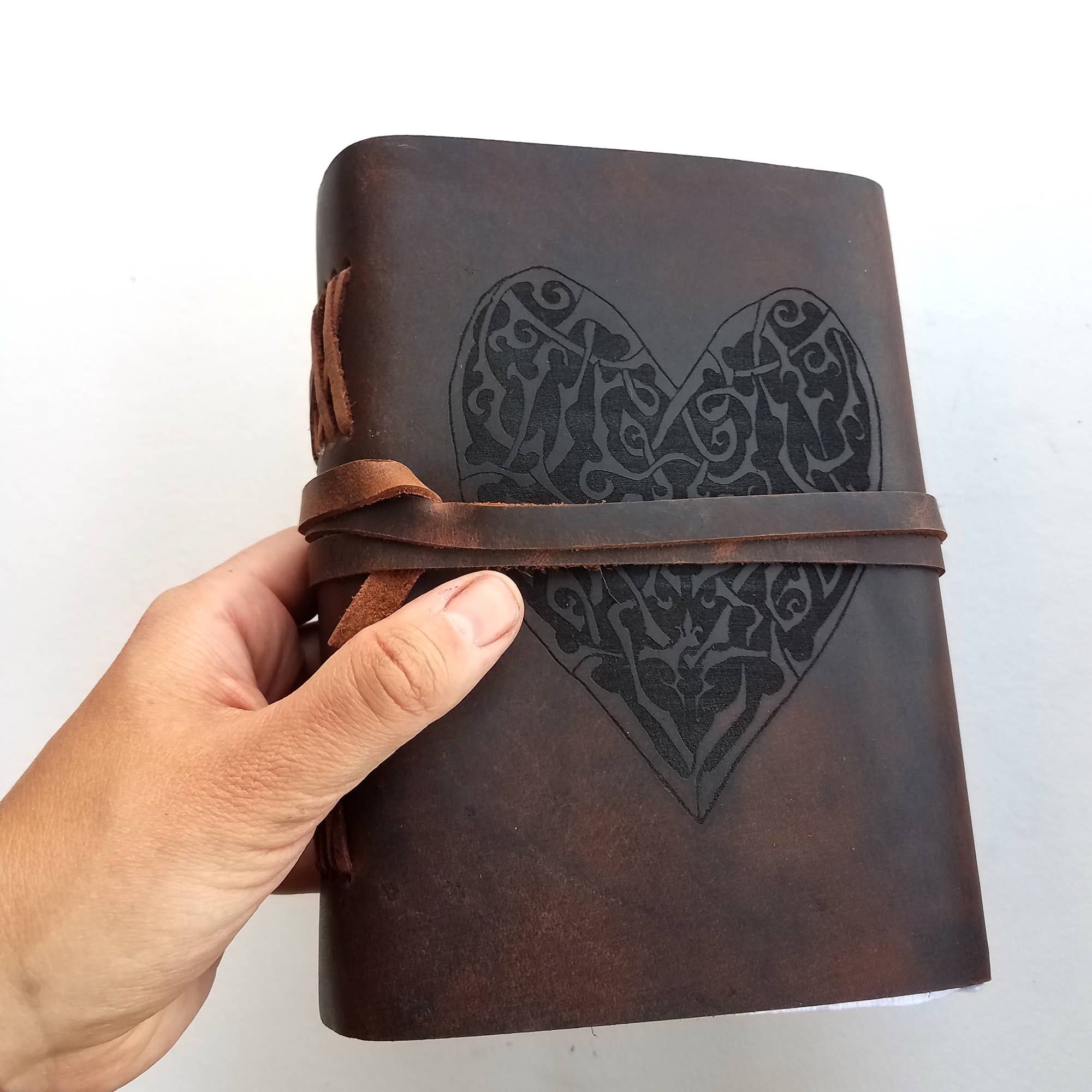 Lyoncraft – Diário por atacado – Jornal de couro celta coração com cordão, papel sem forro4